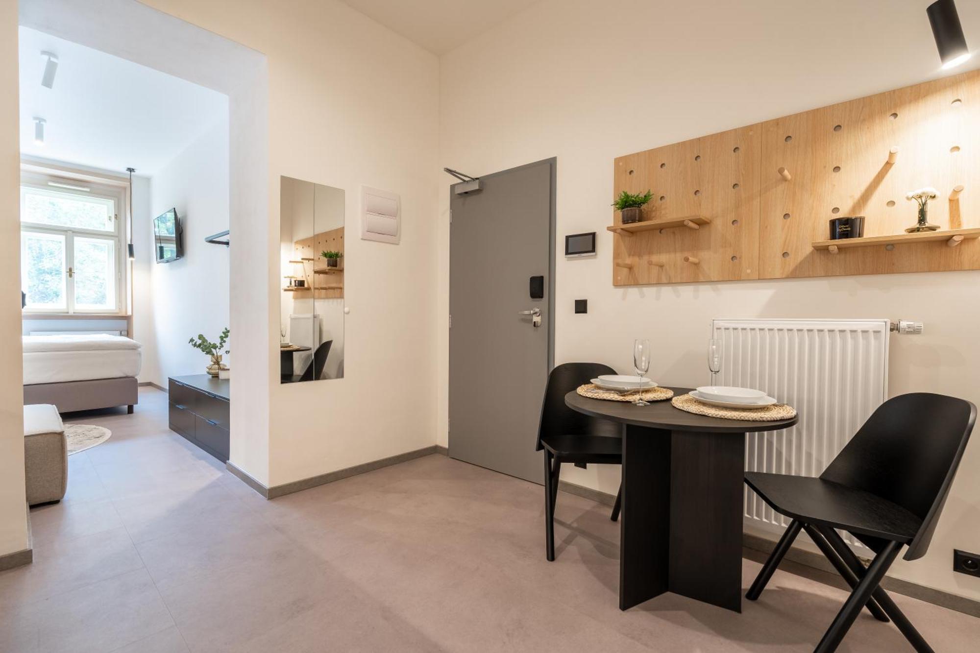 Honest Karlin Aparthotel Prague Room photo