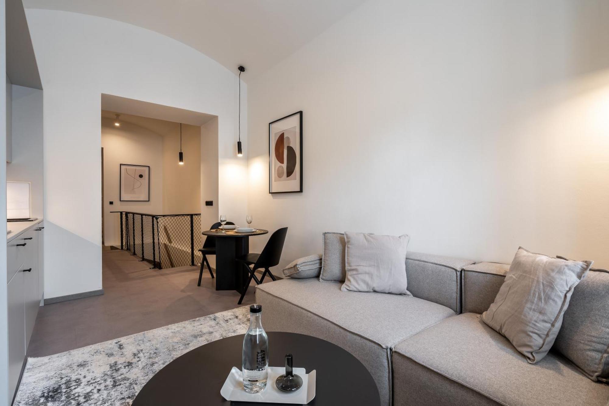 Honest Karlin Aparthotel Prague Exterior photo