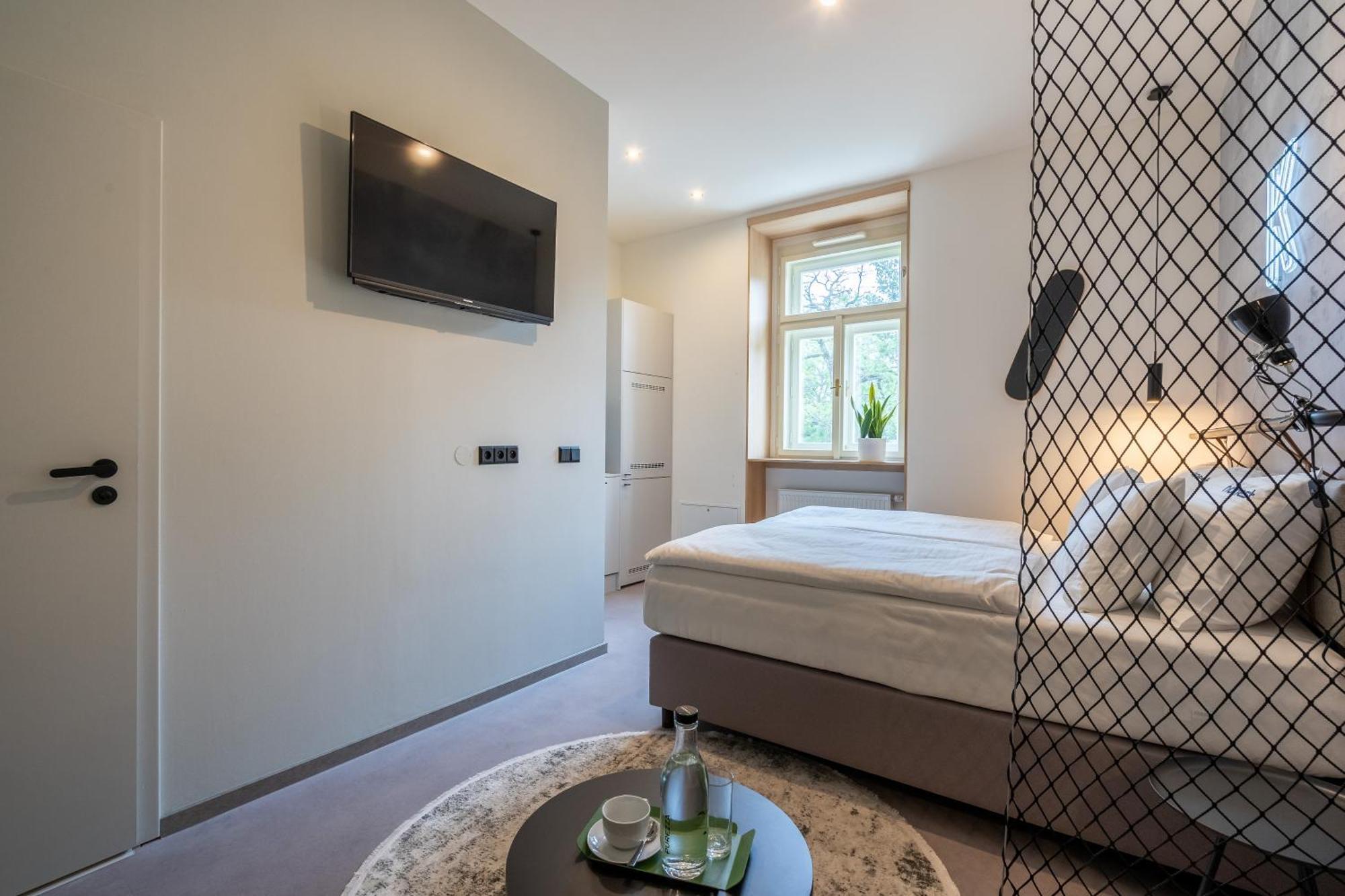 Honest Karlin Aparthotel Prague Room photo